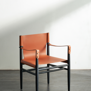Saddle Chair – Ghế phòng khách sang trọng phong cách cổ điển