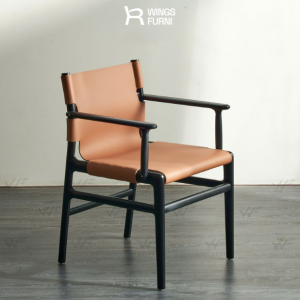 Ghế ăn Bowtie Chair bằng gỗ sồi Mỹ bọc da yên ngựa